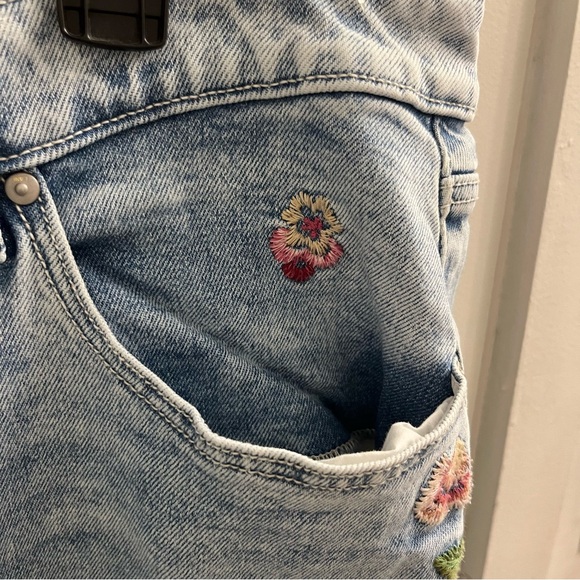 Lane Bryant Boyfriend Fit Embroidered Jeans Size 20 - Picture 6 of 9